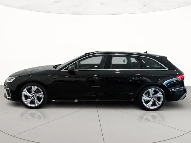 Usata Audi A4 S-Line 136 CV (100 kW) 2020 Nero mito metallizzato Station wagon