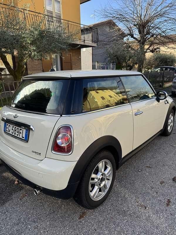 Usata Mini ONE 75 CV (55 kW) 2011 Utilitaria