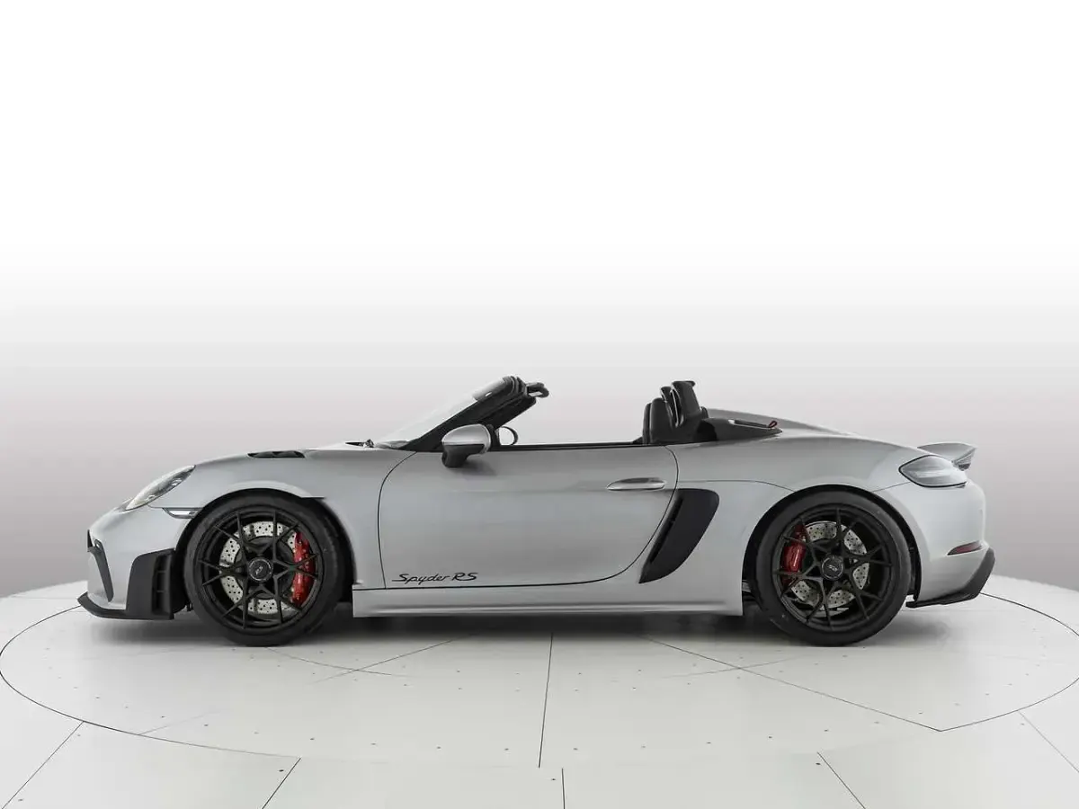 Nuova Porsche Boxster 500 CV (367 kW) 2026 Argento gt metallizzato/capote