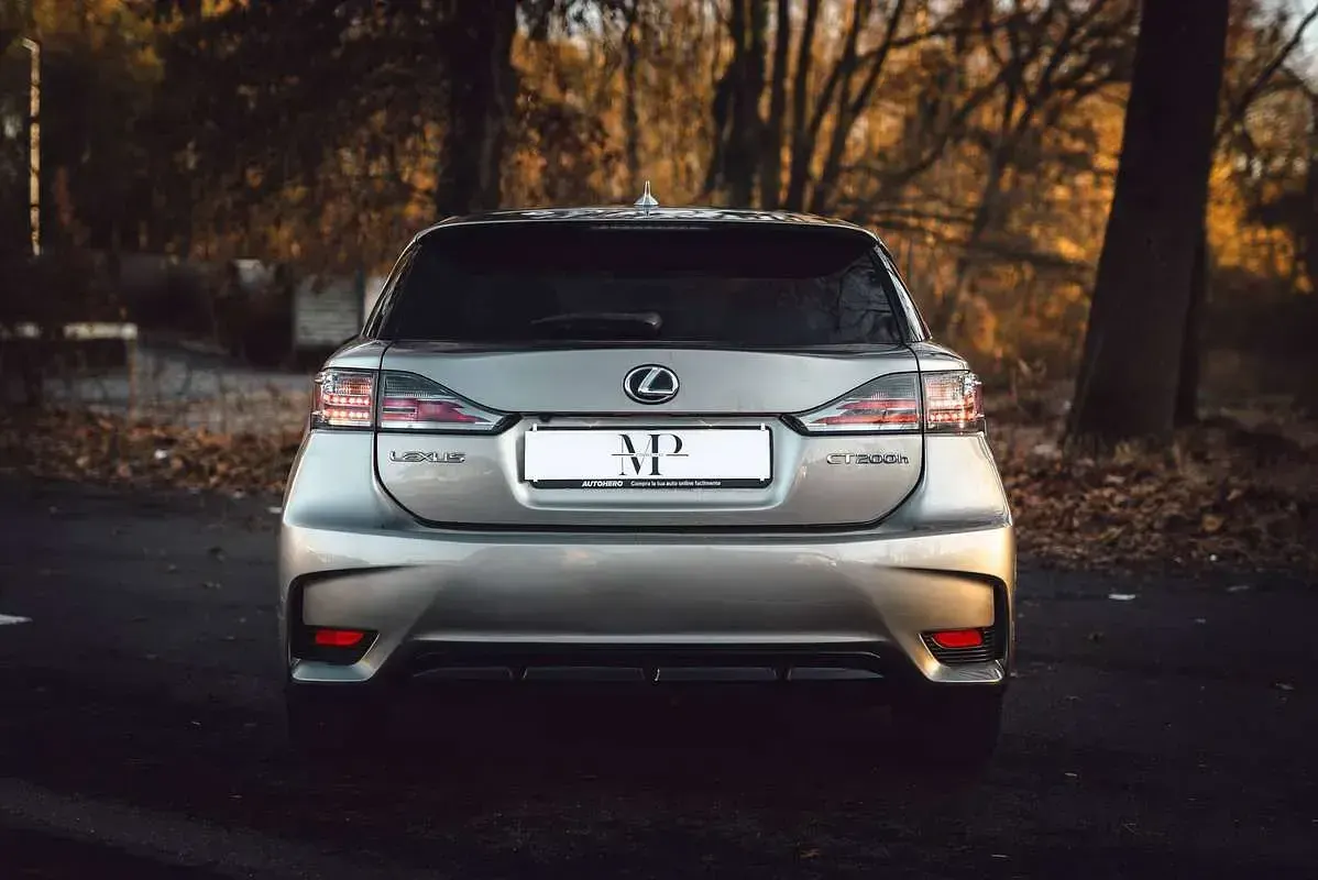Usata Lexus CT200h 99 CV (72 kW) 2015 Grigio Berlina