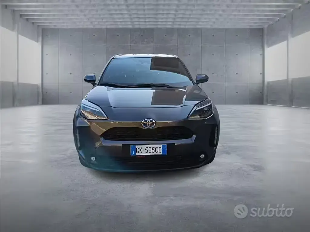 Usata Toyota Yaris Hybrid Trend 92 CV (67 kW) 2022 Station wagon