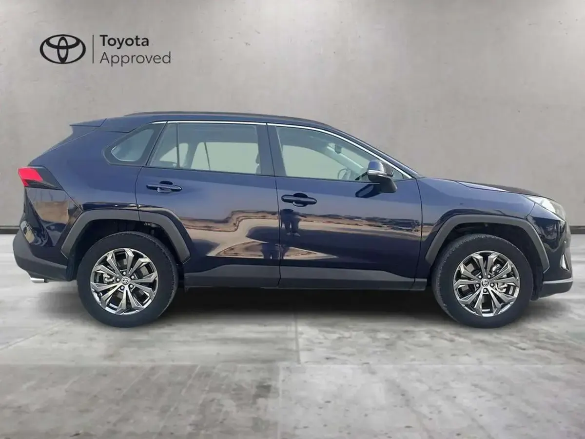 Usata Toyota RAV4 Hybrid Active 218 CV (160 kW) 2023 Bluazzurro SUV