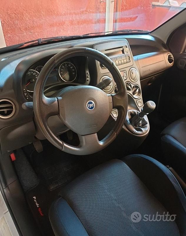 Usata Fiat Panda 100 CV (73 kW) 2007 Bianco Utilitaria
