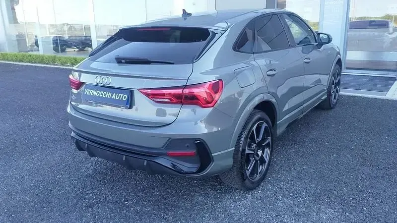 Usata Audi Q3 Sportback S-Line 150 CV (110 kW) 2022 Grigio SUV
