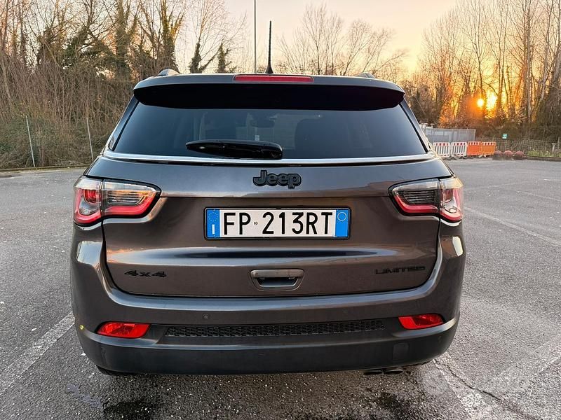Usata Jeep Compass Limited 140 CV (102 kW) 2018 Grigio SUV