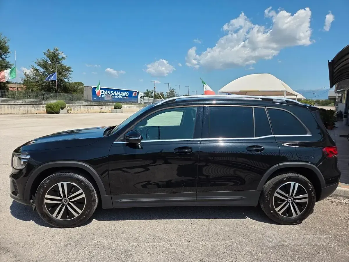 Usata Mercedes GLB180 116 CV (85 kW) 2021 Nero SUV