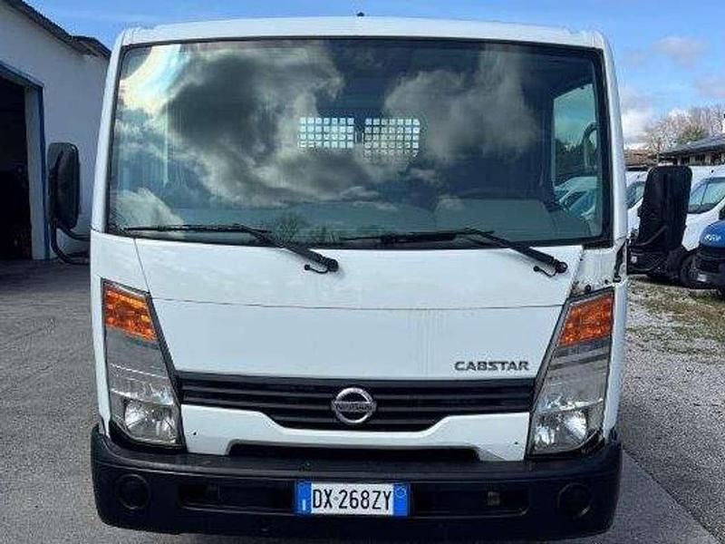 Bianco Usata 2010 Nissan Cabstar Pick-up | 9800 € (Super prezzo) - Immagine 1/4