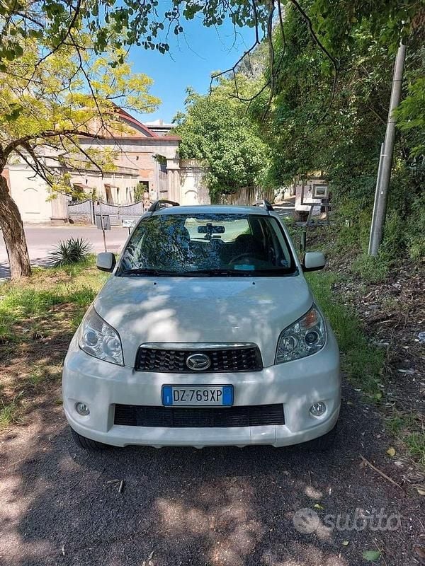 Usata Daihatsu Terios 105 CV (77 kW) 2009 Bianco SUV