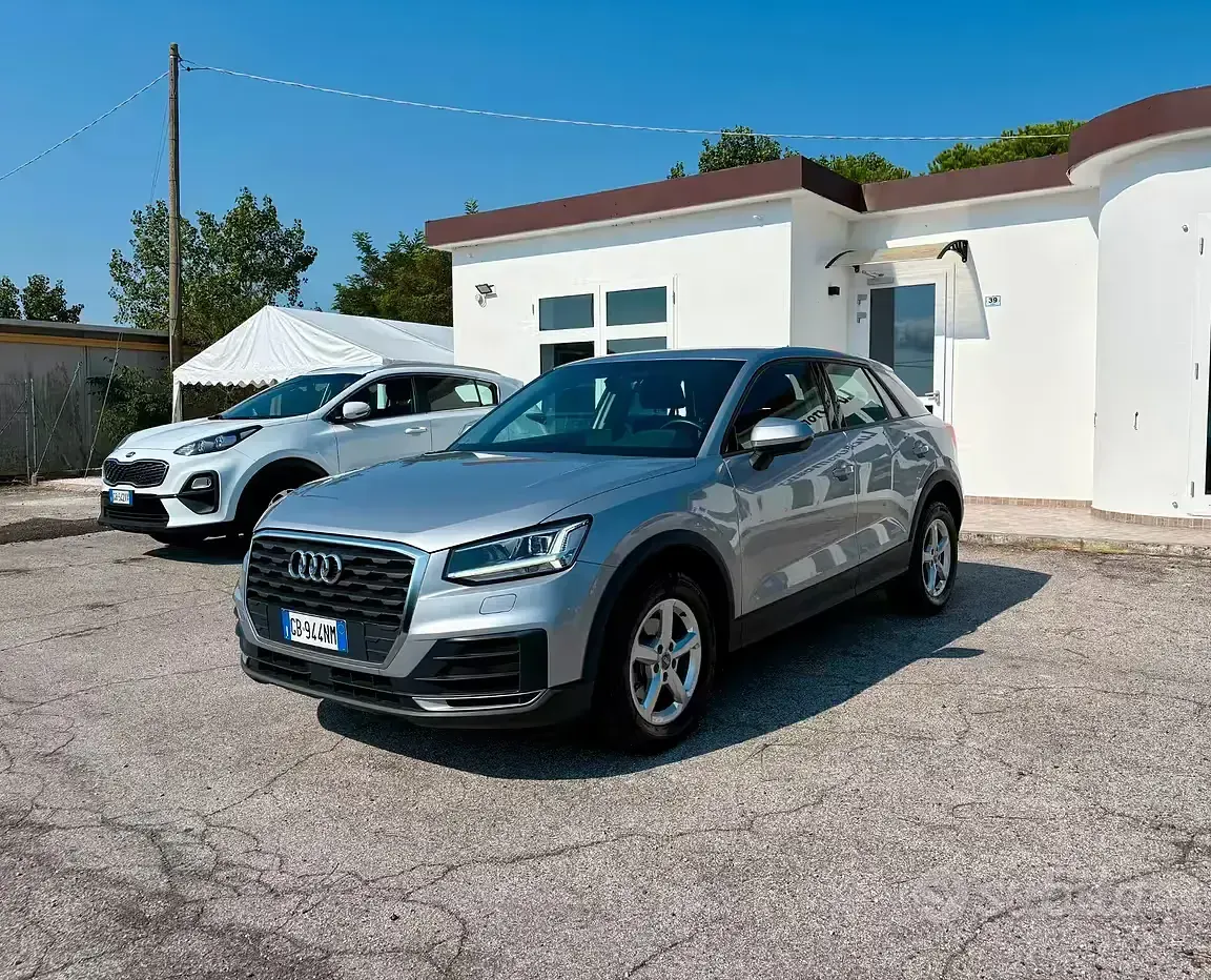 Usata Audi Q2 Business 116 CV (85 kW) 2020 Grigio SUV