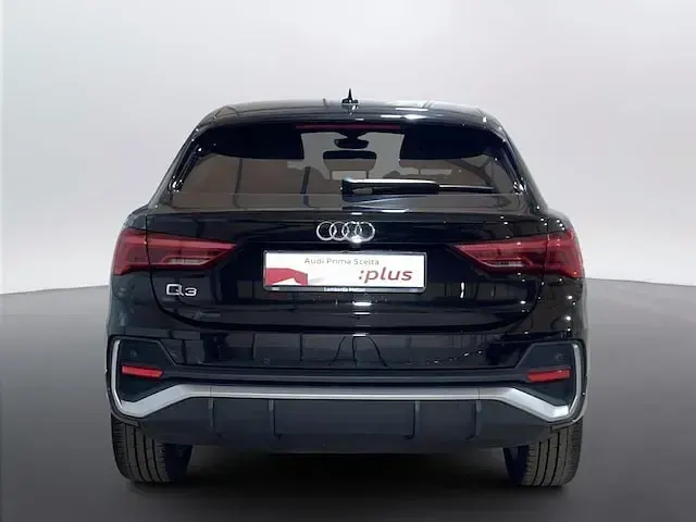 Usata Audi Q3 Sportback S-Line 150 CV (110 kW) 2024 Nero mito metallizzato SUV