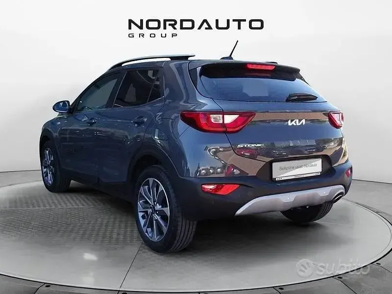 Second-hand Kia Stonic Style 120 CP (88 kW) 2022 Gri SUV