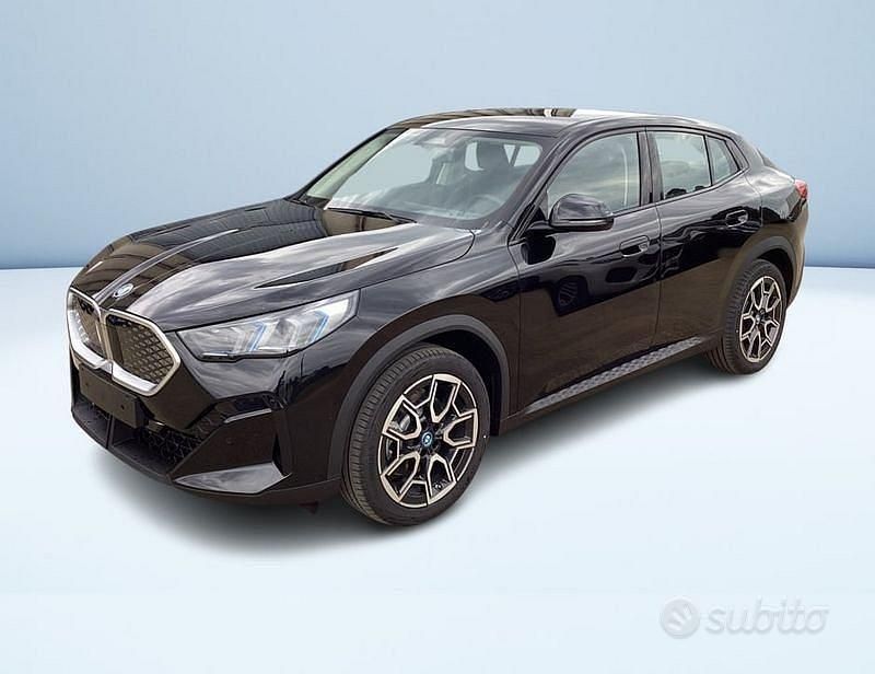 Nero metallizzato Usata 2024 BMW iX2 Comfort Edition SUV | 55.000 € (Buon prezzo) - Immagine 1/4