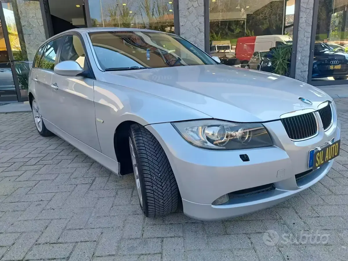 Begagnad BMW 320 163 HK (119 kW) 2007 Grå Kombi