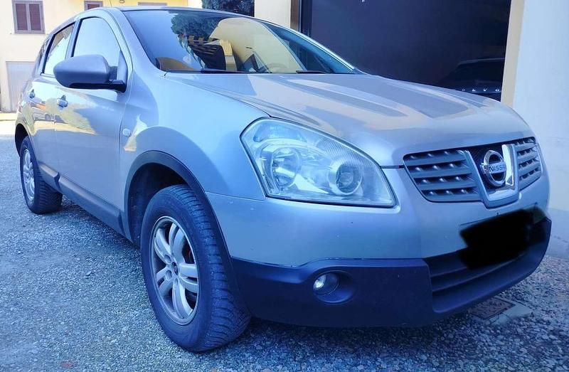 Usata 2009 Nissan Qashqai +2 Tekna SUV | 3500 € (Ottimo prezzo) - Immagine 1/4