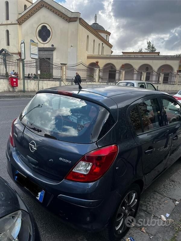 Usata Opel Corsa 75 CV (55 kW) 2009 Blu Berlina
