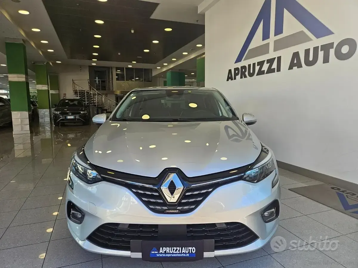 Usata Renault Clio V 91 CV (66 kW) 2021 Argento Berlina