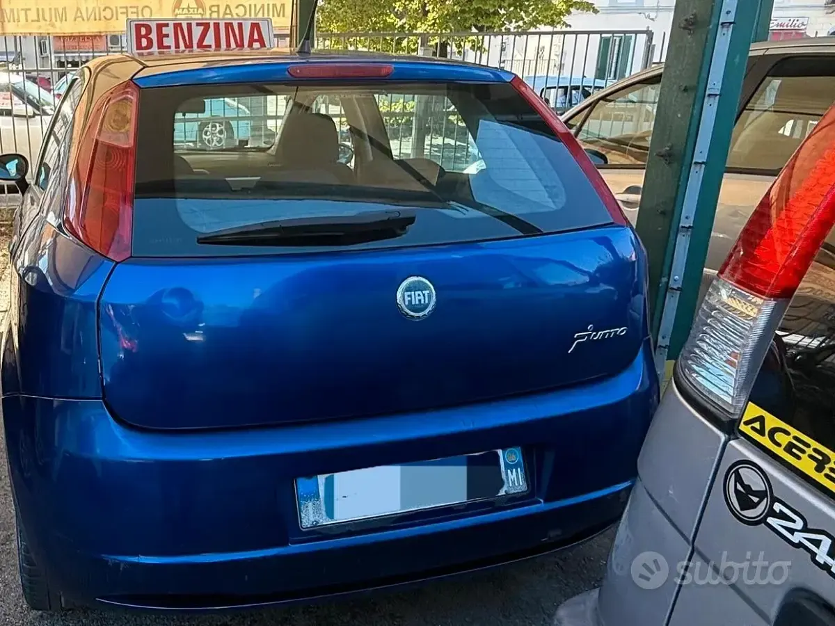 Usata Fiat Grande Punto 95 CV (69 kW) 2010 Bluazzurro Utilitaria