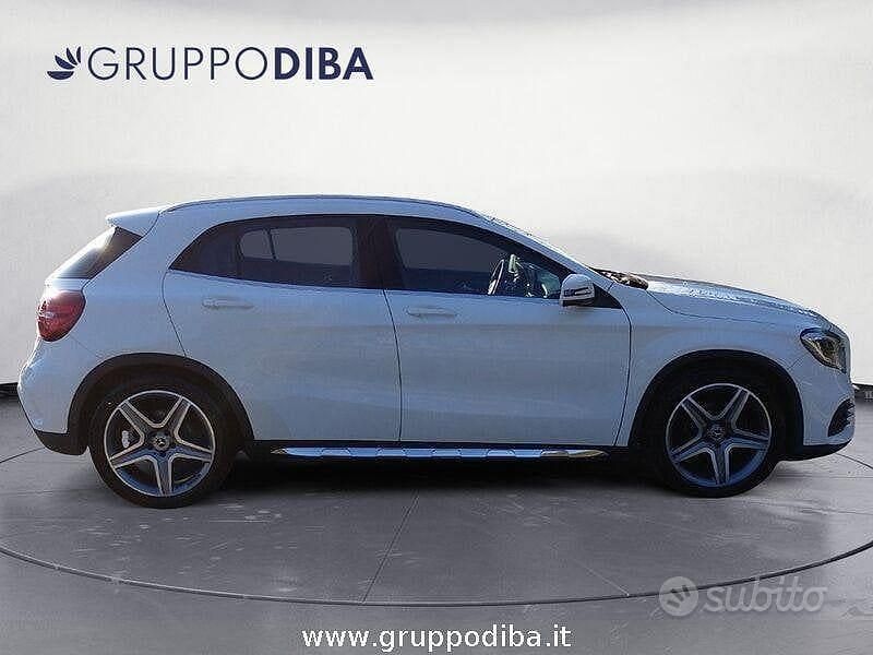 Usata Mercedes GLA200 Premium 136 CV (100 kW) 2018 Bianco SUV