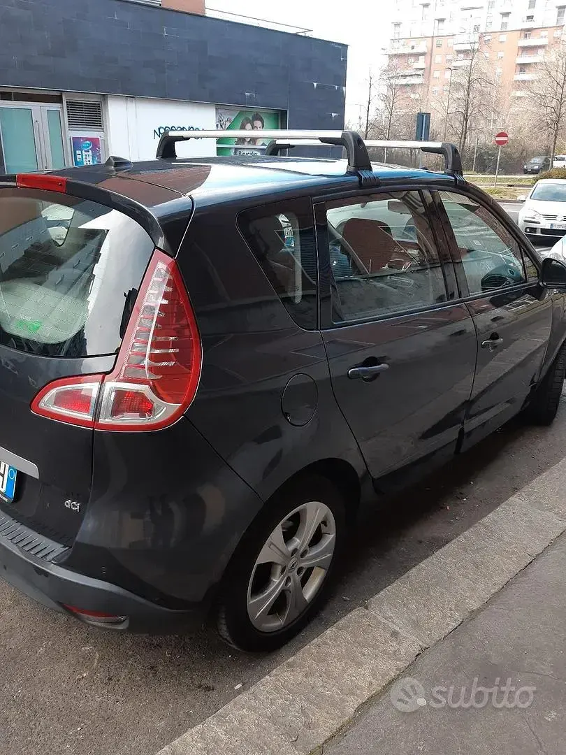Usata Renault Scenic E-Tech 110 CV (80 kW) 2011 Grigio Monovolume