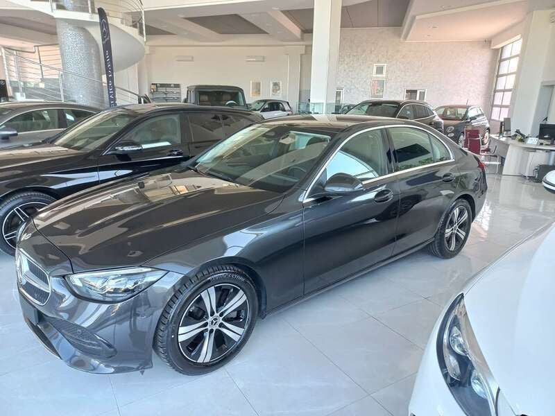 Usata Mercedes C220 197 CV (144 kW) 2022 Grafite met. Berlina