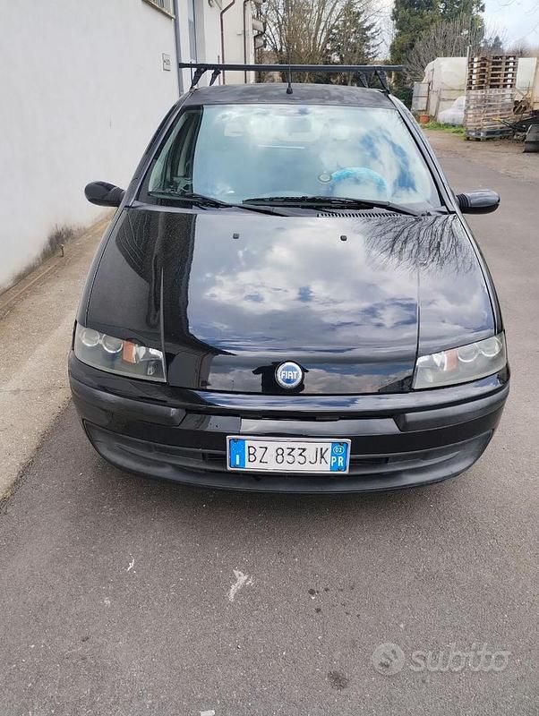 Usata Fiat Punto 80 CV (58 kW) 2002 Utilitaria