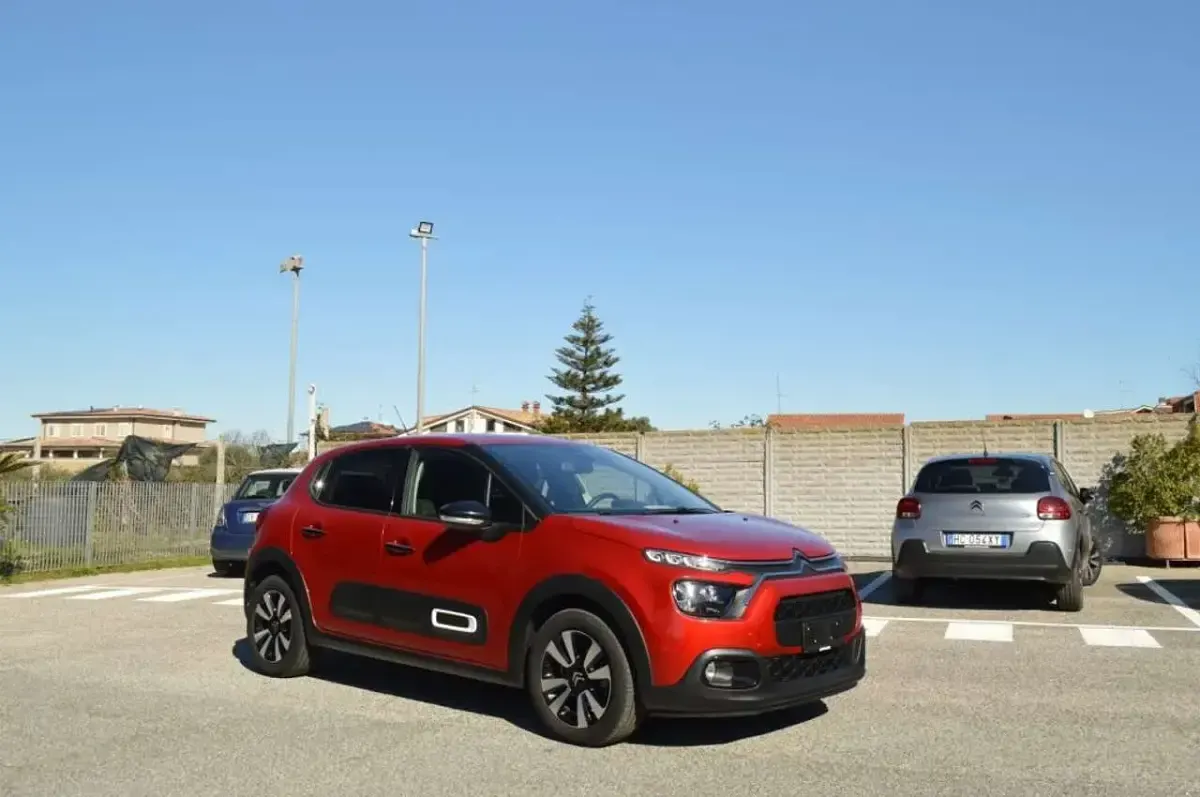 Usata Citroën C3 PureTech 110 CV (80 kW) 2024 Bordeaux Berlina