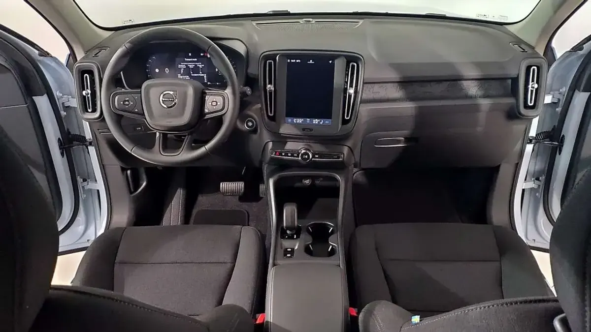 Nuova Volvo XC40 163 CV (119 kW) 2026 Cloud blue SUV