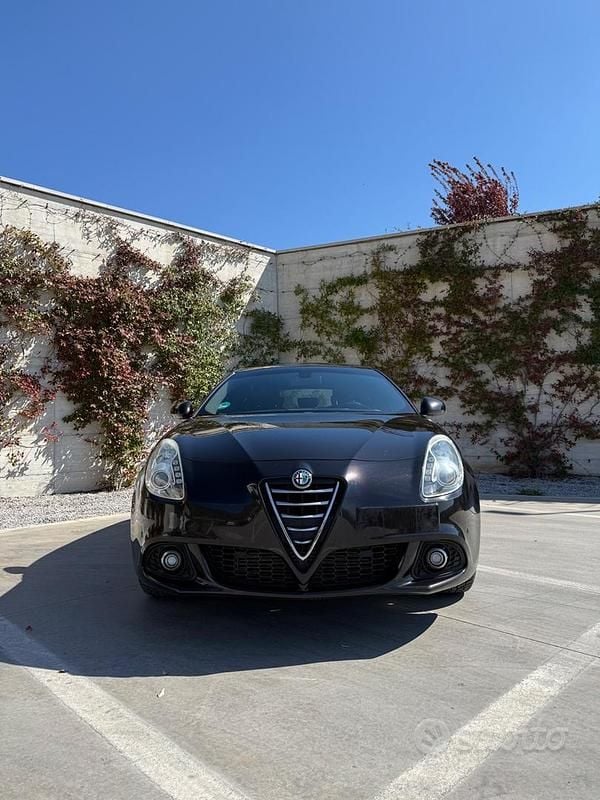 Usata Alfa Romeo Giulietta Distinctive 150 CV (110 kW) 2014 Nero Utilitaria