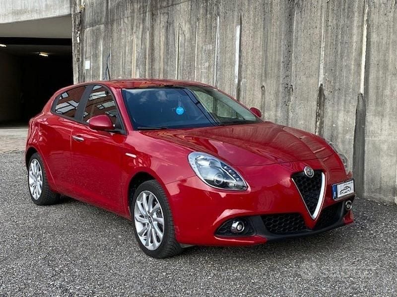 Usata Alfa Romeo Giulietta Super 120 CV (88 kW) 2018 Rosso Berlina