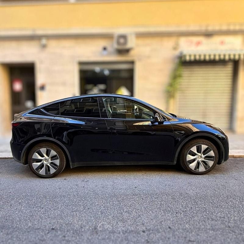 Usata Tesla Model Y Long Range AWD 378 kW (514 CV) 2022 Nero SUV