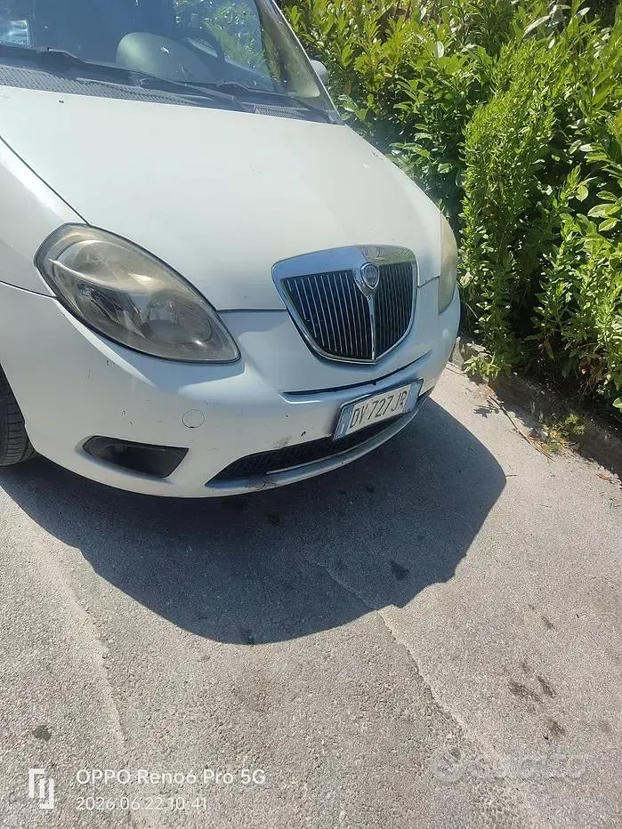 Usata Lancia Ypsilon 75 CV (55 kW) 2009 Bianco Utilitaria