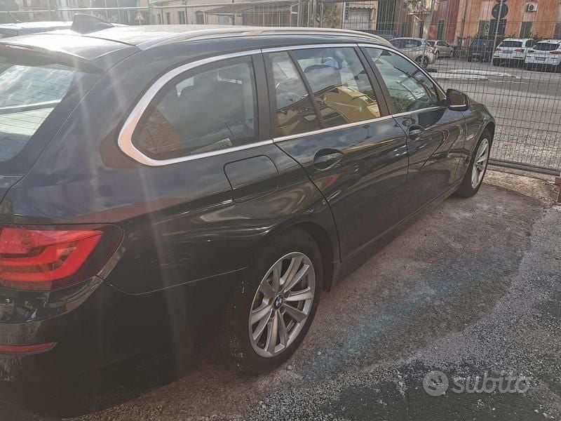 Usata BMW 520 Efficient Dynamics 184 CV (135 kW) 2013 Nero Station wagon