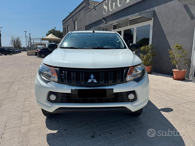 Usata Mitsubishi L200 154 CV (113 kW) 2019 Bianco Pick-up