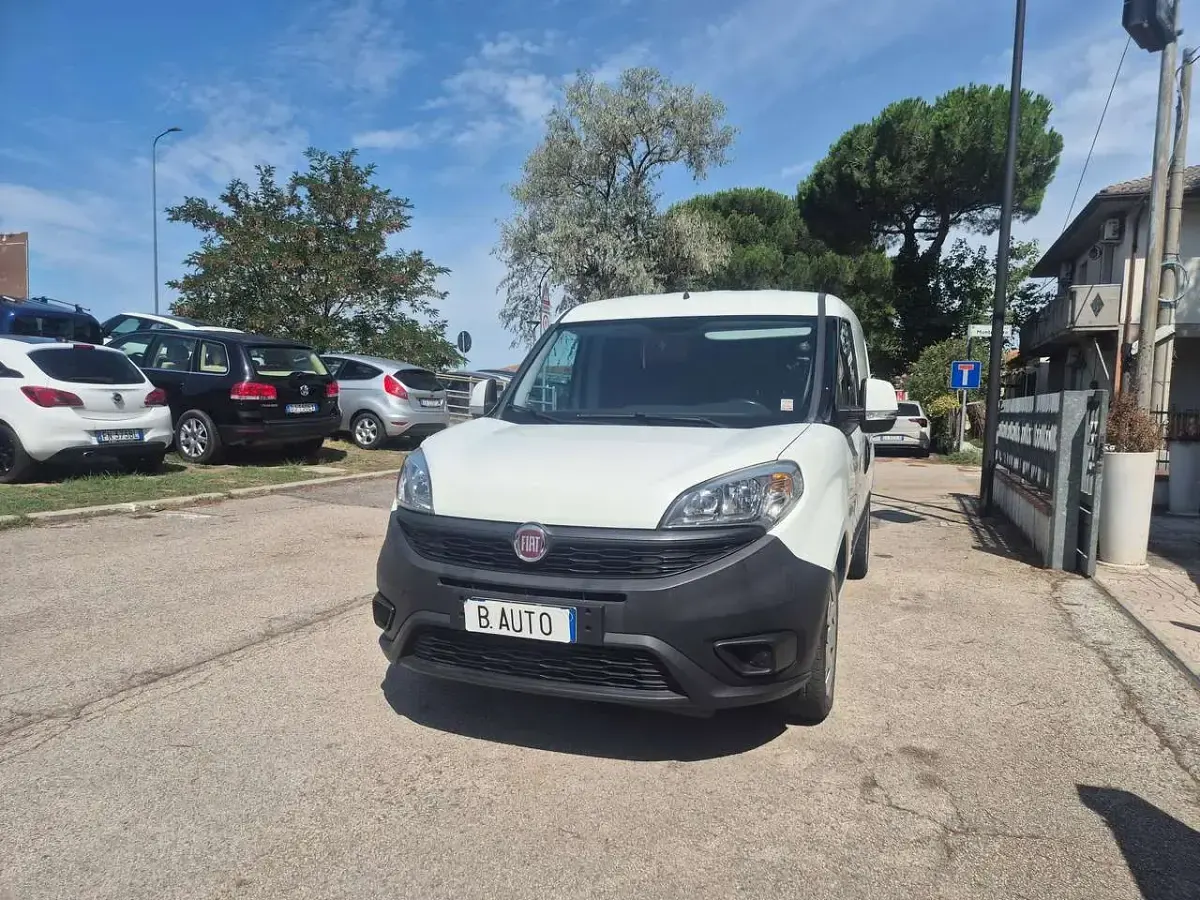 Usata Fiat Doblò Active 120 CV (88 kW) 2015 Bianco Monovolume