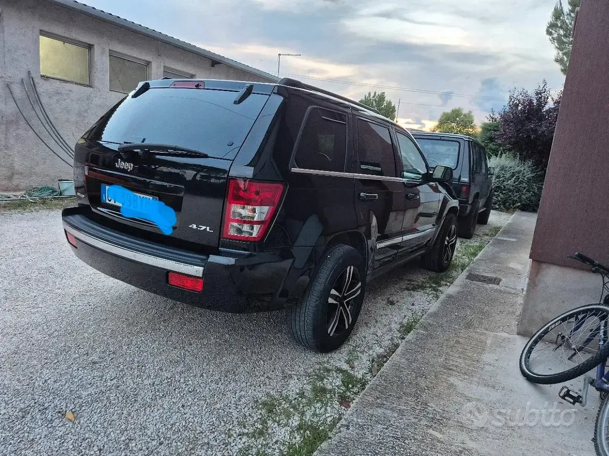 Usata Jeep Cherokee 2005 Nero SUV