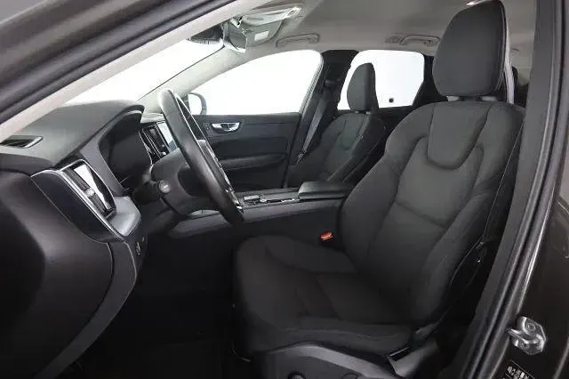 Usata Volvo XC60 Business Edition 197 CV (144 kW) 2019 Pine grey SUV