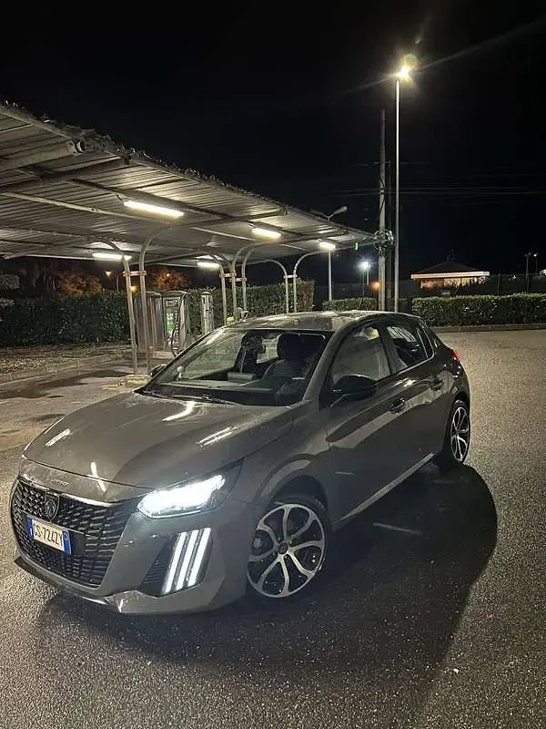 Usata Peugeot 208 Active 101 CV (74 kW) 2024 Utilitaria