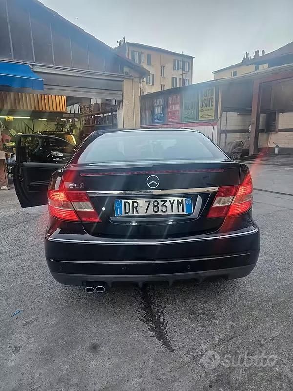 Usata Mercedes C200 120 CV (88 kW) 2008 Nero Berlina