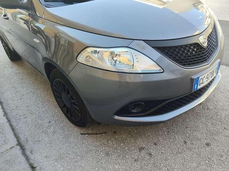 Usata 2021 Lancia Ypsilon Silver Due volumi | 8500 € (Super prezzo) - Immagine 1/4