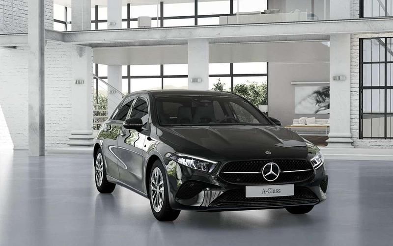 Usata Mercedes A180 Advanced 116 CV (85 kW) 2024 Nero Utilitaria