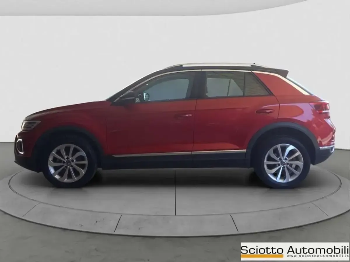 Usata VW T-Roc Style 110 CV (80 kW) 2023 Rosso SUV