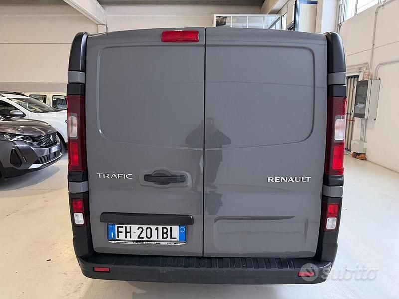 Usata Renault Trafic 121 CV (88 kW) 2017 Grigio Monovolume