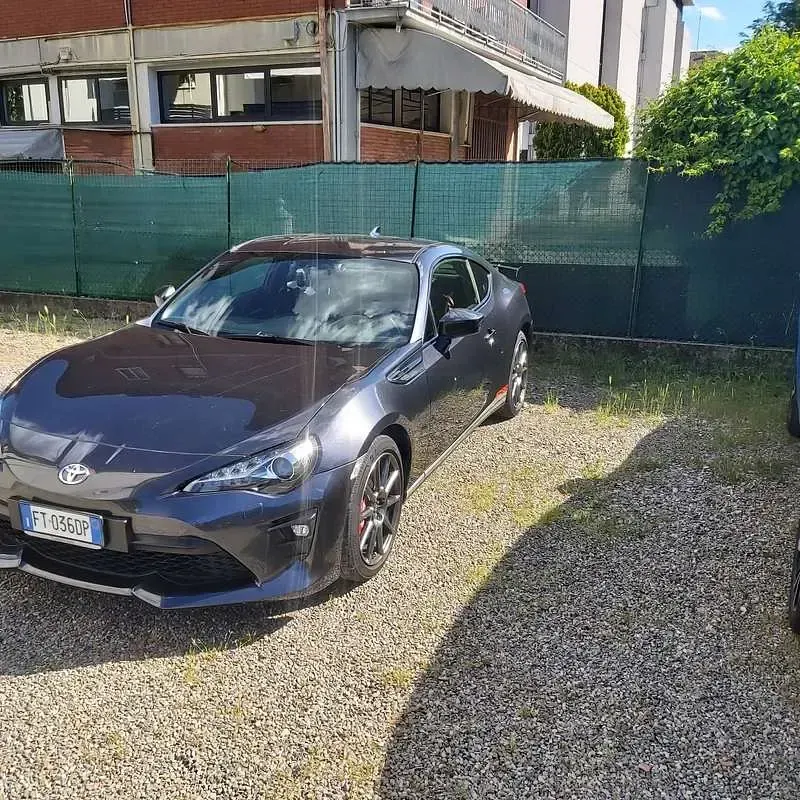 Usata Toyota GT86 Edition 200 CV (147 kW) 2018 Grigio Coupé