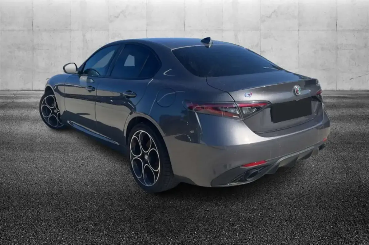 Usata Alfa Romeo Giulia Veloce 280 CV (205 kW) 2024 Grigio Berlina
