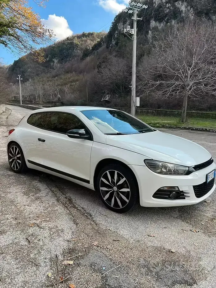 Usata VW Scirocco 122 CV (89 kW) 2010 Bianco Coupé