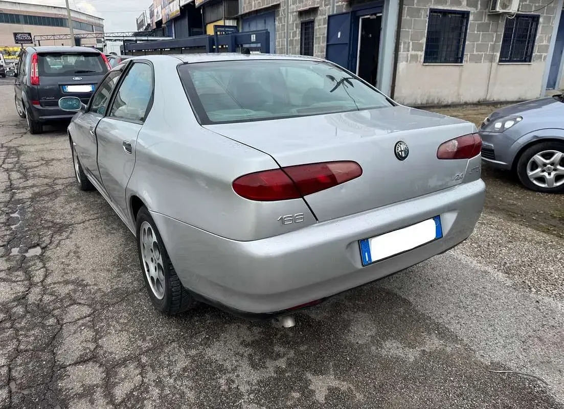 Usata Alfa Romeo 166 Distinctive 150 CV (110 kW) 2002 Berlina