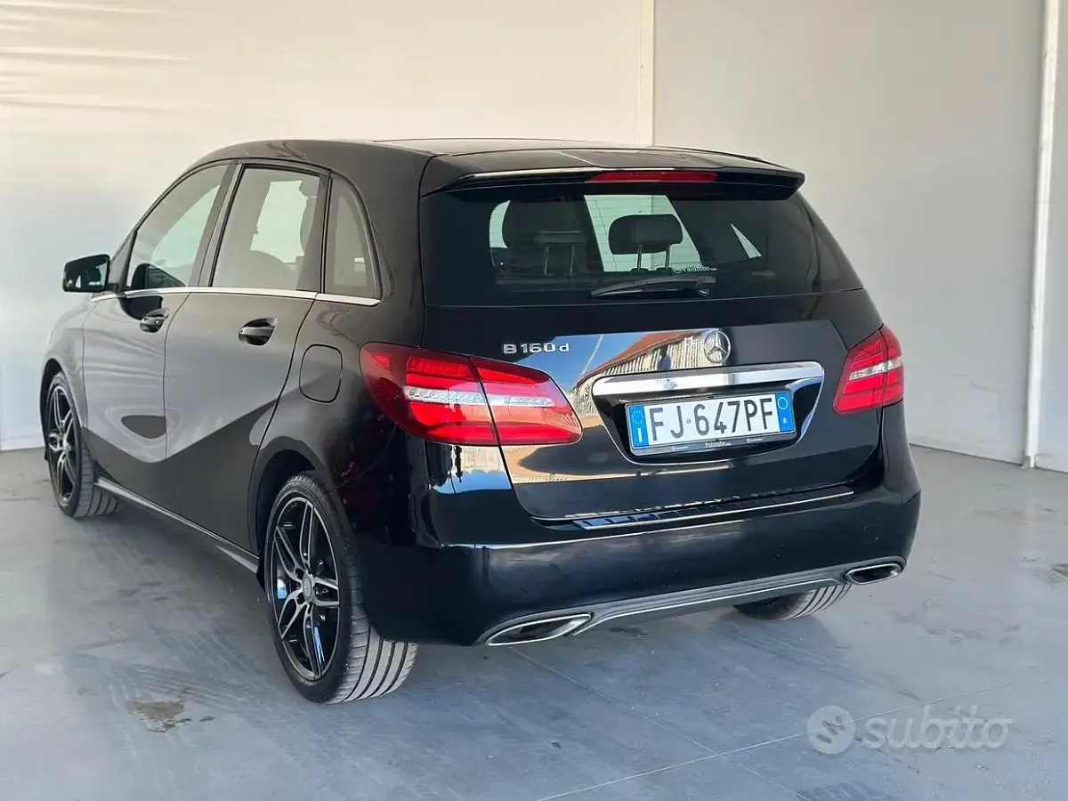 Usata Mercedes B160 Premium 90 CV (66 kW) 2017 Nero Utilitaria