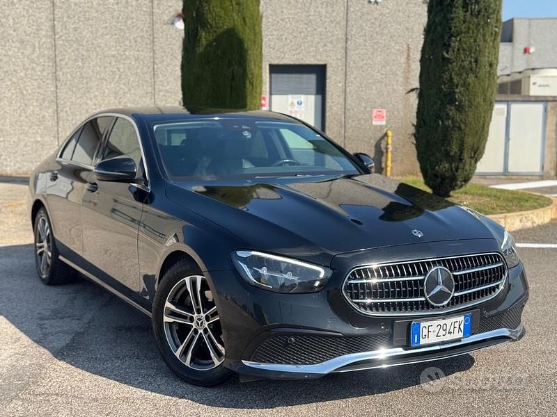 Usata Mercedes E200 160 CV (117 kW) 2021 Nero Berlina