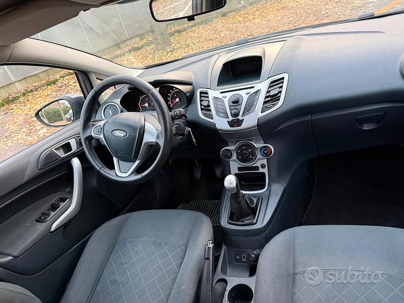 Usata Ford Fiesta 75 CV (55 kW) 2012 Utilitaria