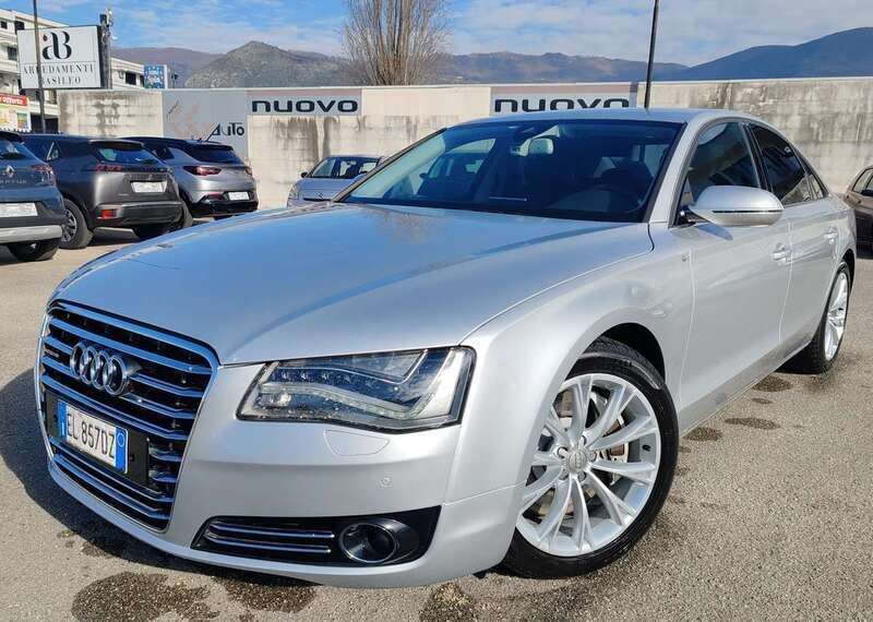 Argento Usata 2012 Audi A8 Ambiente Tre volumi | 14.999 € - Immagine 1/4